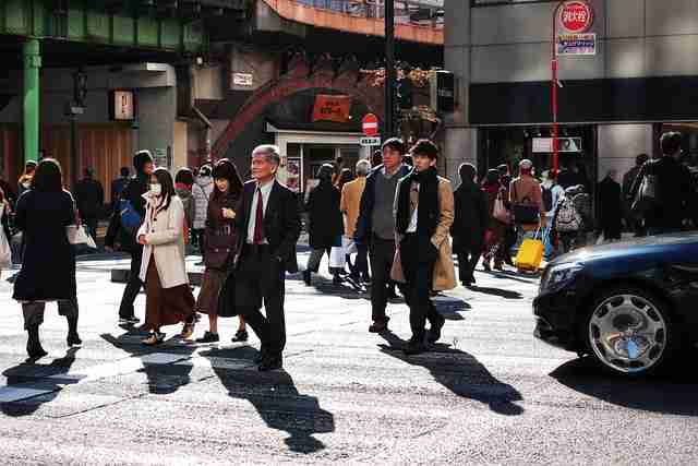 17吃瓜独家揭秘：某选秀造假内幕事件背后竟藏着惊人内幕，选秀被怀疑假唱
